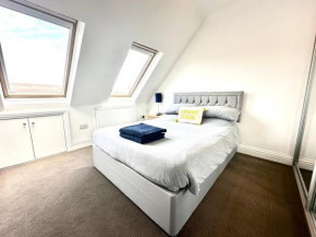 Stunning Modern, Private Apartment,15 Mins To Central London